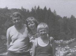 Családjával Erdélyben, (Szovátafürdő, 1978)